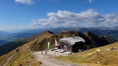 Die Sillianer Hütte ist in eine bezaubernde Landschaft gebettet