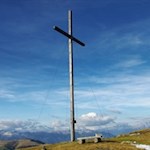 Das Gipfelkreuz des Maurerbergs wurde vom damaligen Bischof Gargitter eingeweiht