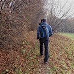 Durch das raschelnde Herbstlaub nach Lajen