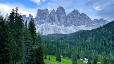 Anmutig ragen die Villnösser Geisler in die Höhe
