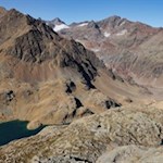 Zu Füßen der Krapfenkarspitze schimmert der Trübe See