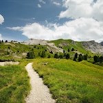 Vor der Kulisse des Settsass zur Pralongia Hütte