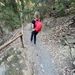 Von Villanders steigt der Kirchsteig nach Sauders ab