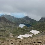 Blick auf den sagenumwobenen Wilden See während des Anstiegs auf die Wilde Kreuzspitze 