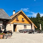 Laureiner-Alm-oberhalb-von-Proveis