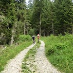 Auch Mountainbiker suchen die Halslhütte gerne auf