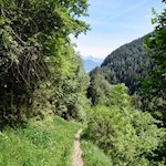 Hinter uns erheben sich die Villnösser Geisler