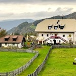 Der-Lobishof-auf-dem-Ritten