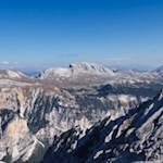 Blick auf den Muntejela de Senes, den Seekofel und die Ausläufer der Hohen Gaisl