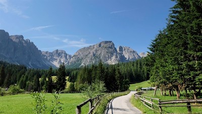 Blick auf den Zwölferkofel am Beginn der Wanderung