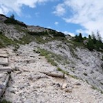 Über schrofiges Gelände auf den Sarlsattel