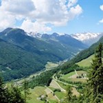 Während der Wanderung zur Hühnerspielhütte erschließen sich immer wieder schöne Ausblicke