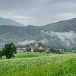 Inmitten einer ländlichen Idylle präsentiert sich Tagusens