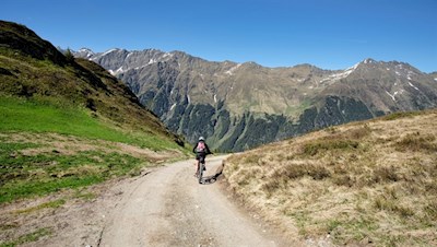 Auch Mountainbiker suchen die Gewingesalm gerne auf