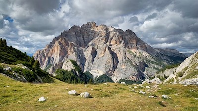 Vor uns erhebt sich die Conturinesspitze