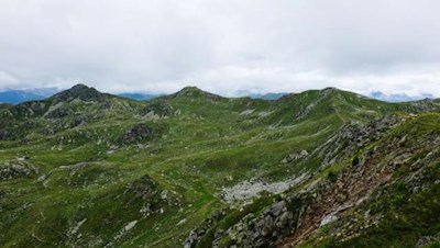 Weitsicht auf die Bärentaler Alm und die Bärentalerspitze