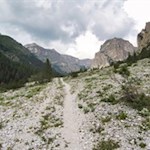 Auf dem etwas höher gelegenen Wanderweg