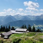 Die Kuhalm lädt vor malerischer Kulisse zur Einkehr