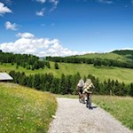 Auch Mountainbiker sind auf der Seiser Alm unterwegs