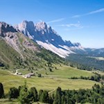 Vor der beeindruckenden Kulisse der Villnösser Geisler zur Schlüterhütte