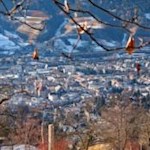 Auf dem Weg nach Karnol eröffnen sich immer wieder Blicke auf die Bischofsstadt Brixen