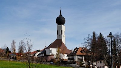 Die markante Kirche in Oberbozen