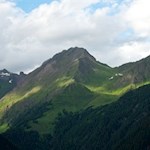 Ringsum ragen die friedvollen Pfunderer Berge in die Höhe