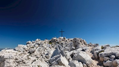 Der kreuzgeschmückte Petz