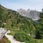 The hike to the Scoiattoli moutain hut leads through an enchanting dolomite landscape