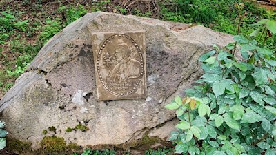 Der Besinnungsweg ist Papst Johannes Paul II. gewidmet