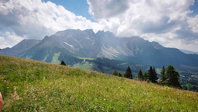 Neben uns erhebt sich der Latemar