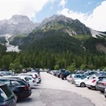 Die Fischleinbodenhütte hält zahlreiche Parkplätze bereit