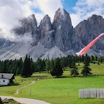 Le cime delle Odle della Val di Funes si ergono accanto alla malga Glatsch Alm