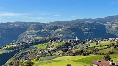 L'escursione all'Hofer Alpl apre una splendida vista su Fie e sul Renon.