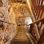 Über 165 knarrende Holztreppen auf den Torre Apponale in Riva