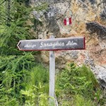 Die Wanderung zur Saraghes Hütte ist gut ausgeschildert