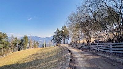Auf breiten Wanderwegen um Klobenstein
