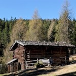 An abgeschiedenen Schwaigen vorbei auf das Stoanamandl