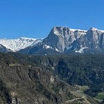 Neben uns erhebt sich der Schlern