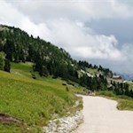 Im Hintergrund sind bereits die Dürrensteinhütte und das Festungswerk Plätzwiese zu erkennen