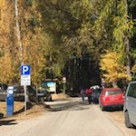 Unsere Wanderung beginnt am Sportplatz Jenesien