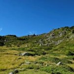 Durch Gras- und Heidehänge auf die aussichtsreiche Lorenzispitze