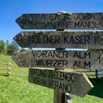Von der Leadner Alm führt der Wanderweg Nr. 11 zur Vöraner Alm