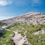 Ascent-to-the-chalky-white-Lavinores