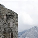 Dereinst sicherte das Festungswerk Plätzwiese den Zugang zum Höhlensteintal und zum Altpragser Tal