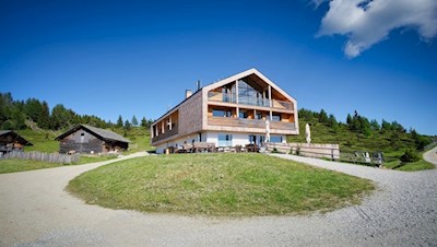 Starkenfeldhütte auf der Rodenecker Alm