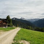 Auch auf dem Rückweg entfalten sich schöne Ausblicke auf den Peitlerkofel