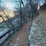 Von Waidbruck führt der schmale Wanderpfad in Richtung Lajener Ried