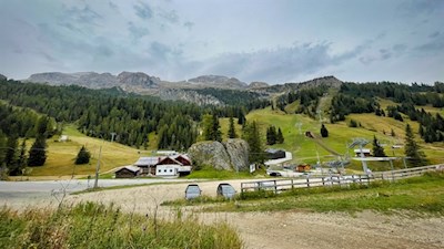 Die Wanderung auf den Cherz beginnt und endet auf dem Campolongopass