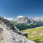 Über karge, schotterbeladene Pfade auf den Col dala Pieres